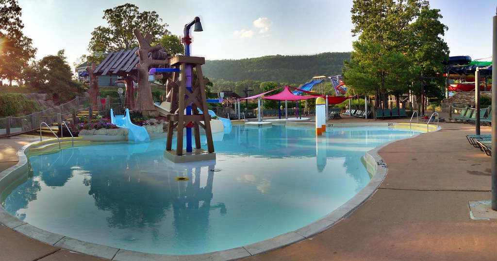 Magic Springs - Crystal Falls Children's Pool