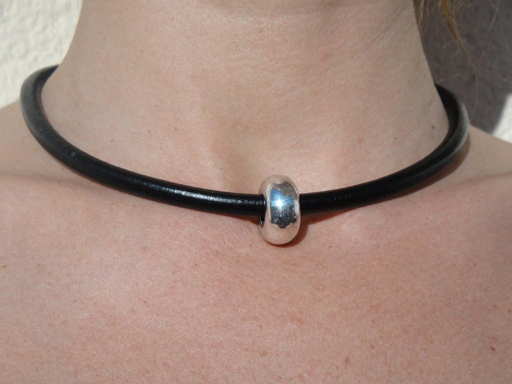 BRIGHT RING CHOKER