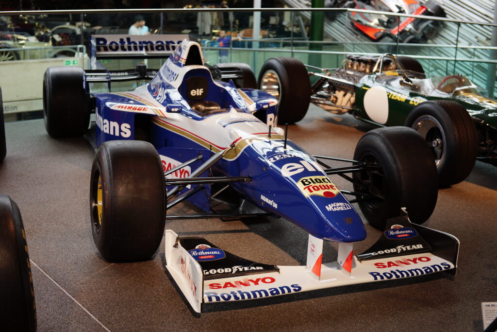 Williams FW18