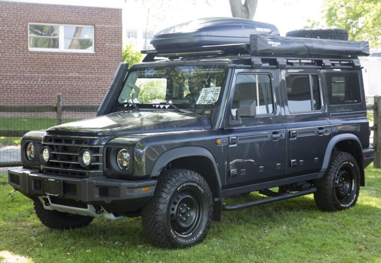2024 Ineos Grenadier Station Wagon Trialmaster Edition in Donny Gray Metallic, front left