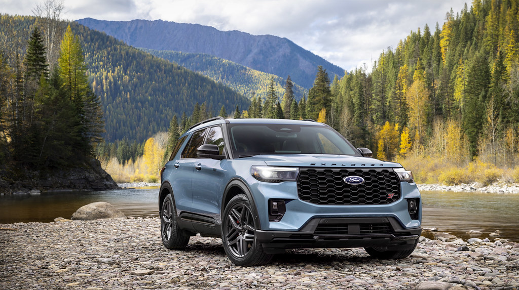 The Refreshed 2025 Ford Explorer: An Ideal Balance of Performance, Versatility, and Technology