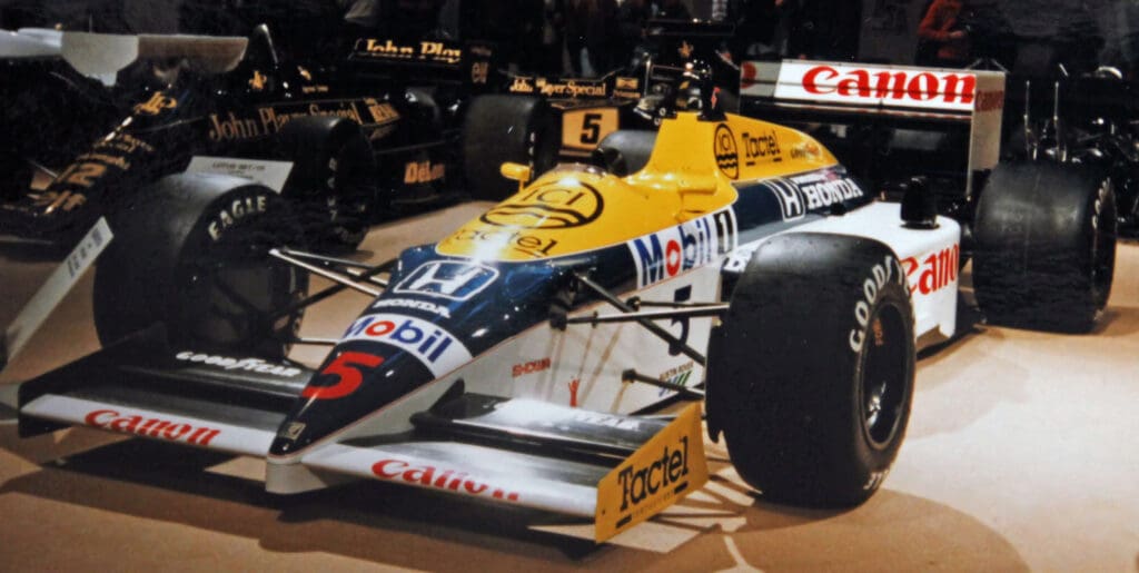 Williams FW11