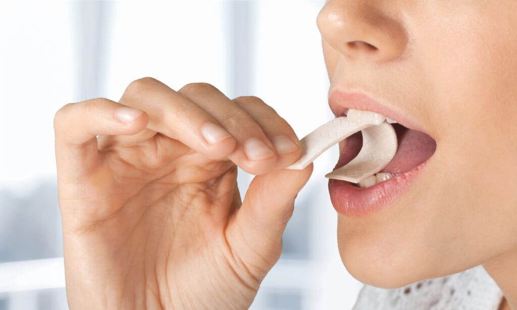 girl while enjoying  gum