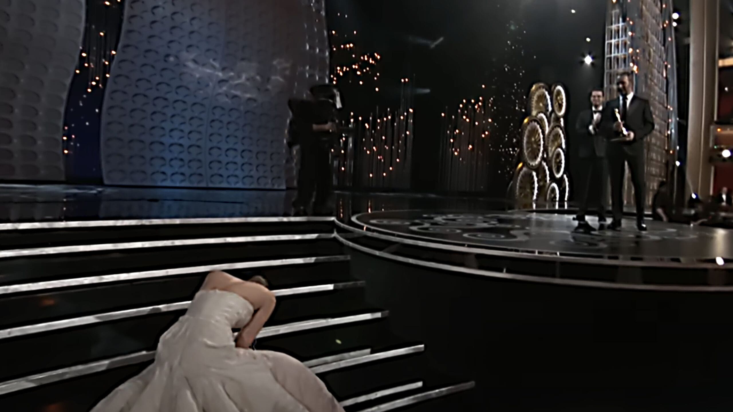 Jennifer Lawrene falls at the Oscars