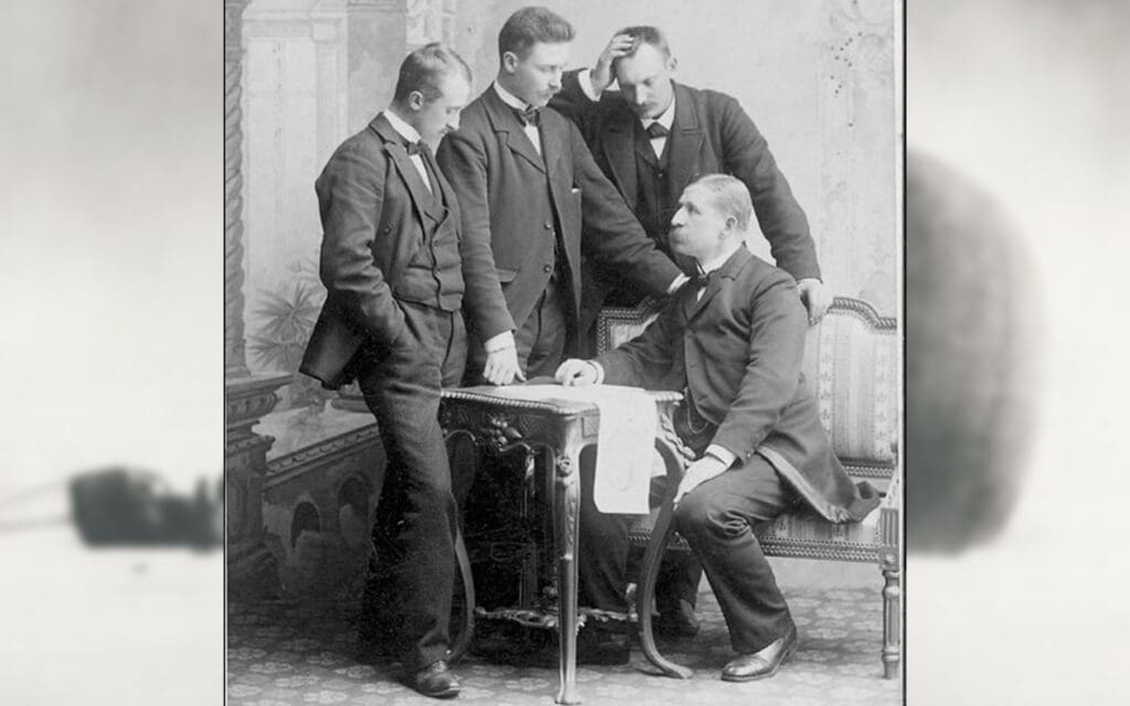 The crew from left to right: Vilhelm Swedenborg, Nils Strindberg, Knut Frænkel, S. A. Andrée