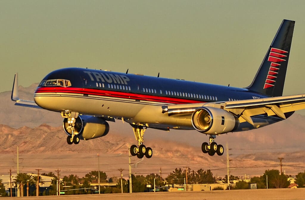 File:N757AF TRUMP 1991 Boeing 757-2J4 C-N 25155-371 (11975547605).jpg