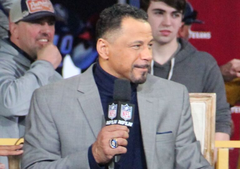 20 NFL Legends from the 1990s That Dominated the Gridiron - The Quick ...