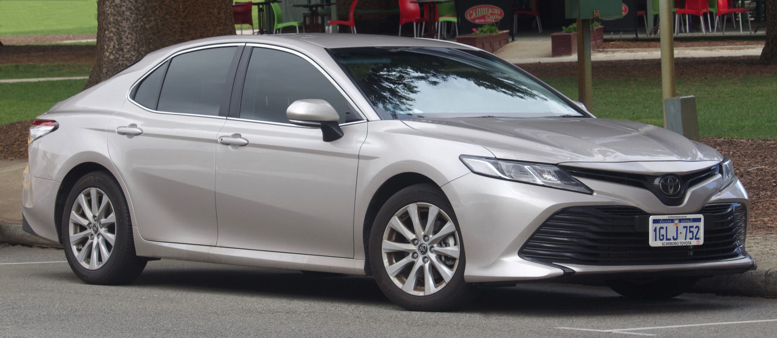 2018 Toyota Camry (ASV70R) Ascent sedan (2018-08-27) 01