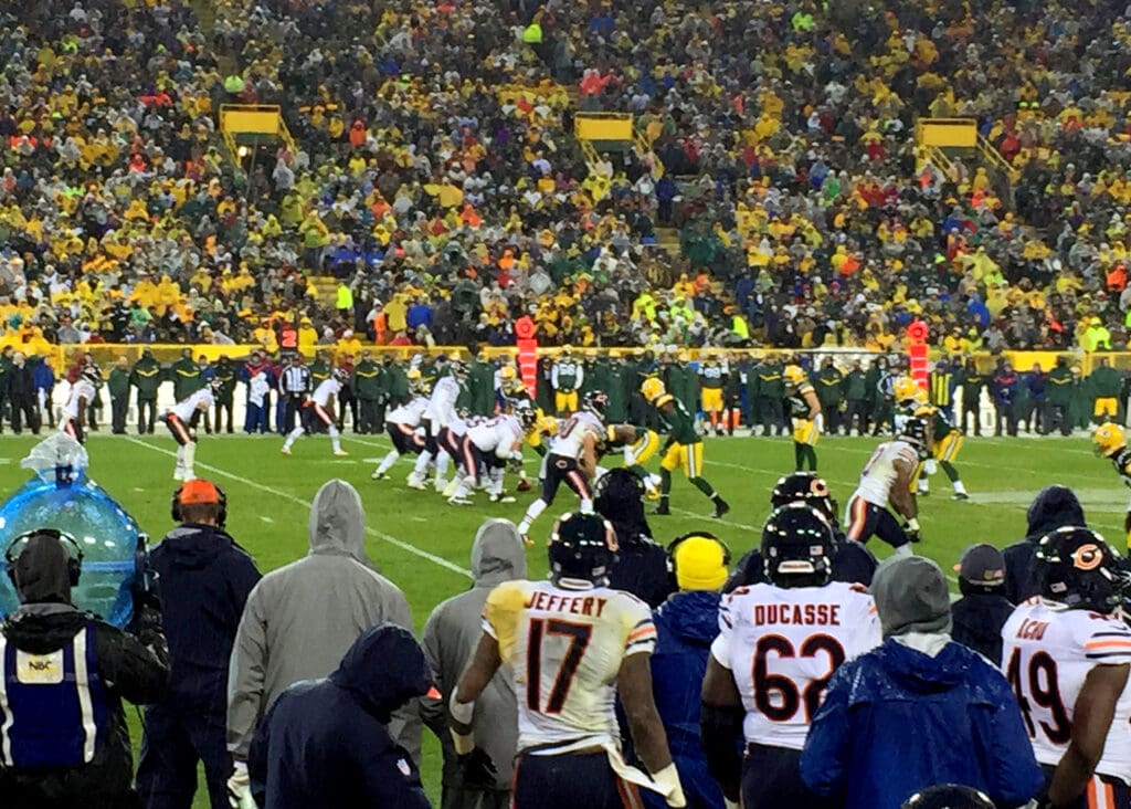 Chicago Bears vs Green Bay Packers - Thanksgiving Night 2015 (22816606363)