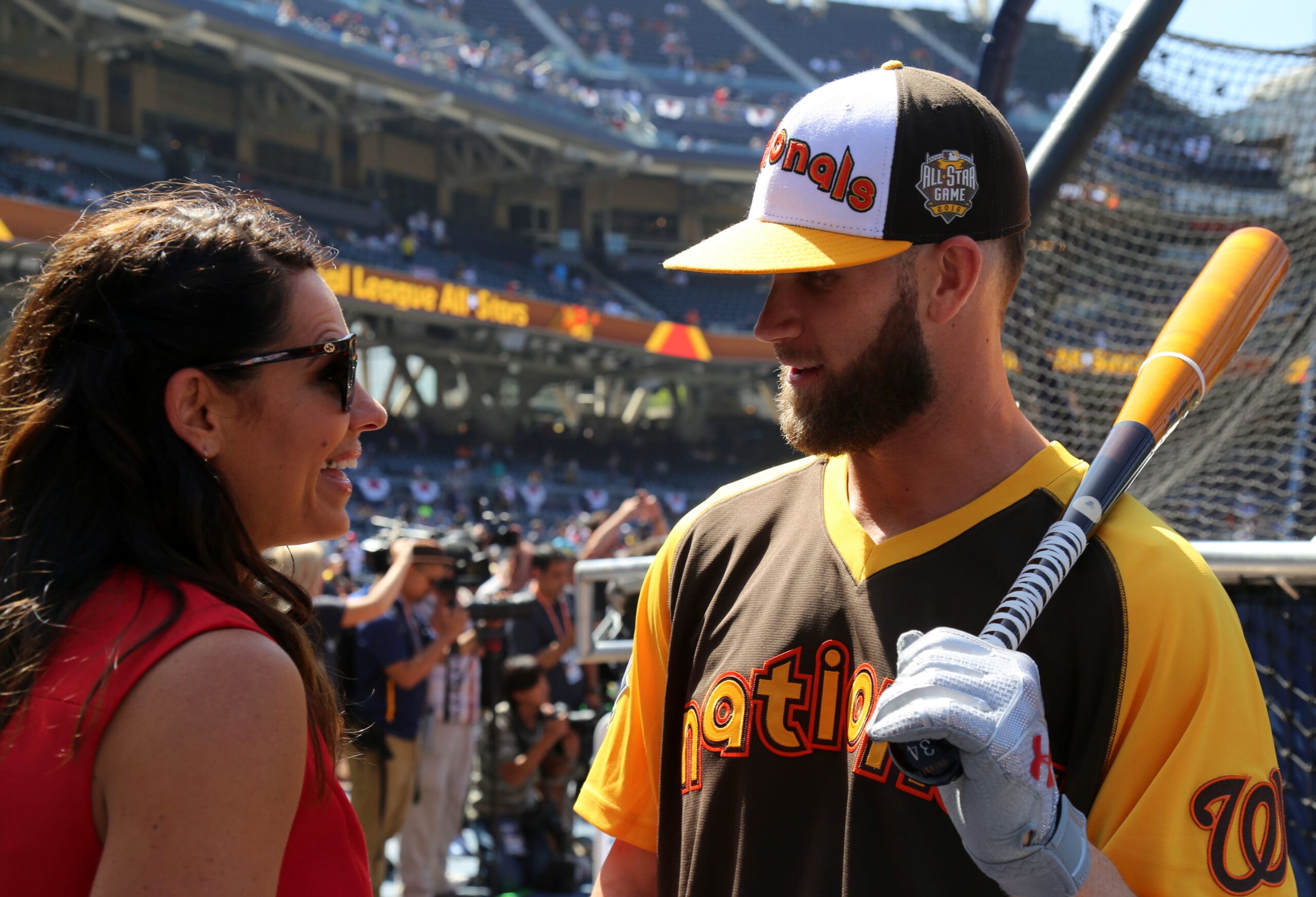 File:ESPN's Jessica Mendoza chats with Bryce Harper on Gatorade All-Star Workout Day. (28629247456).jpg