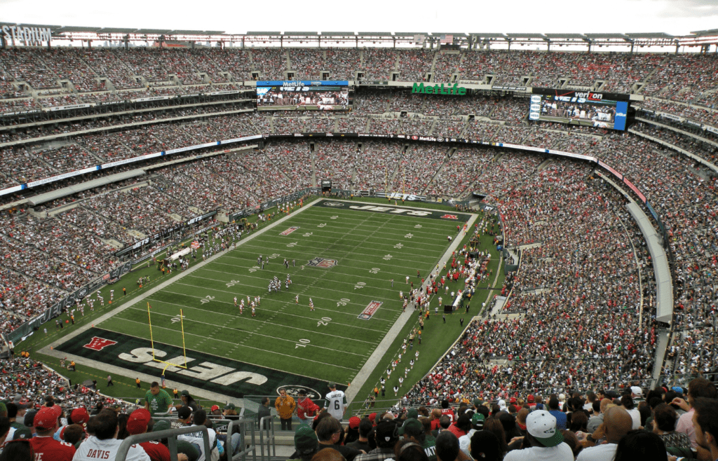 Massive crowd in MetLife Stadium during New York Jets game