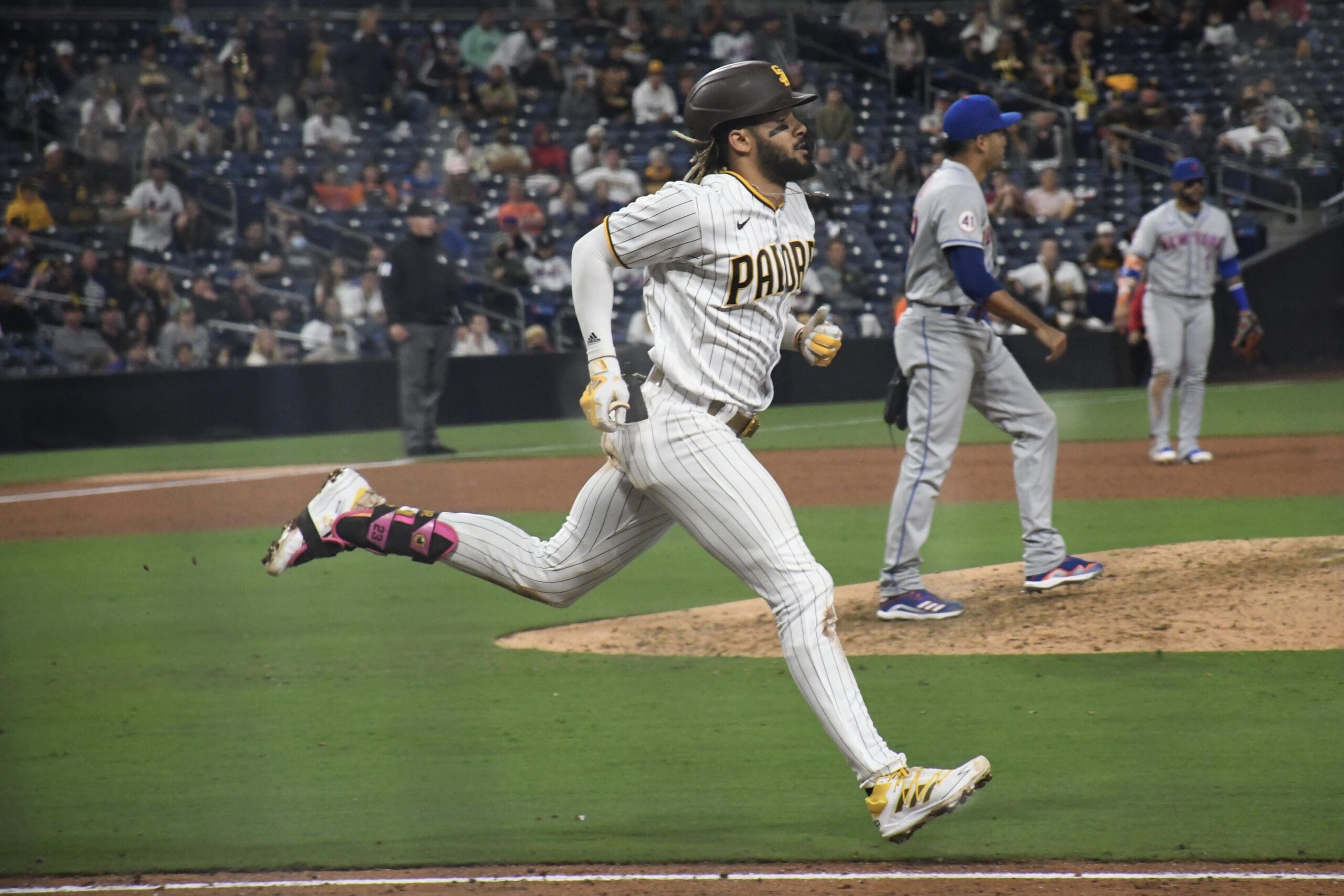 Fernando Tatis Jr. ground ball