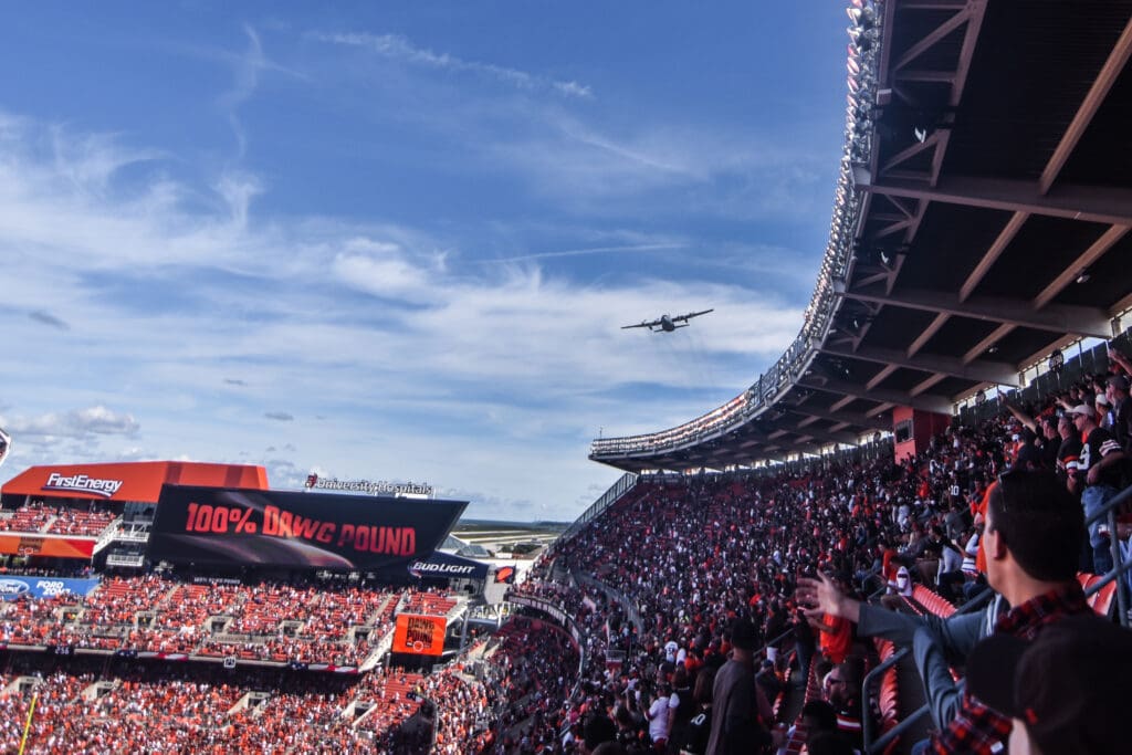 Cleveland Browns vs. Tennessee Titans (21596822591)