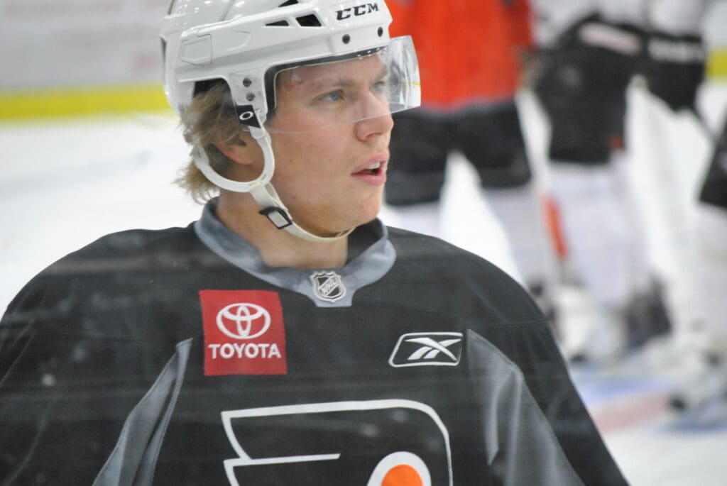 File:Erik Gustafsson (Philadelphia Flyers, 5 April 2011).jpg