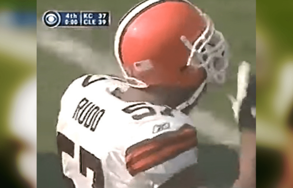 Dwayne Rudd’s Premature Helmet Celebration (2002 – Browns vs. Chiefs)
