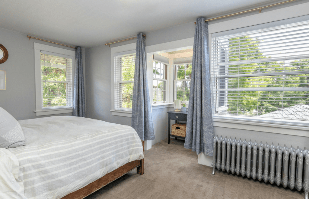 A room with open windows and doors