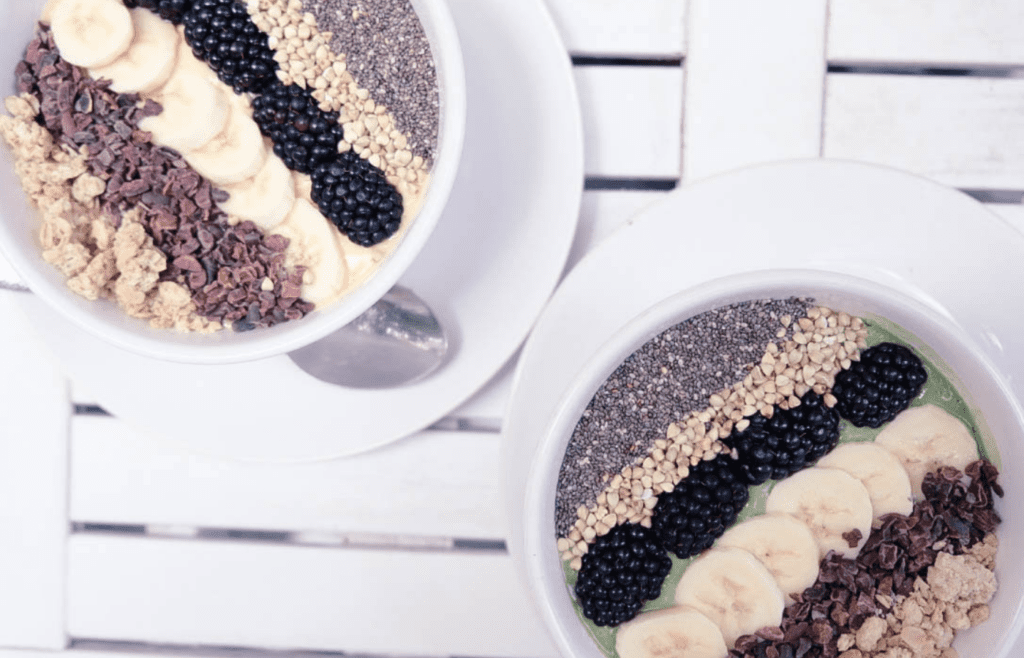 Chia acai bowl