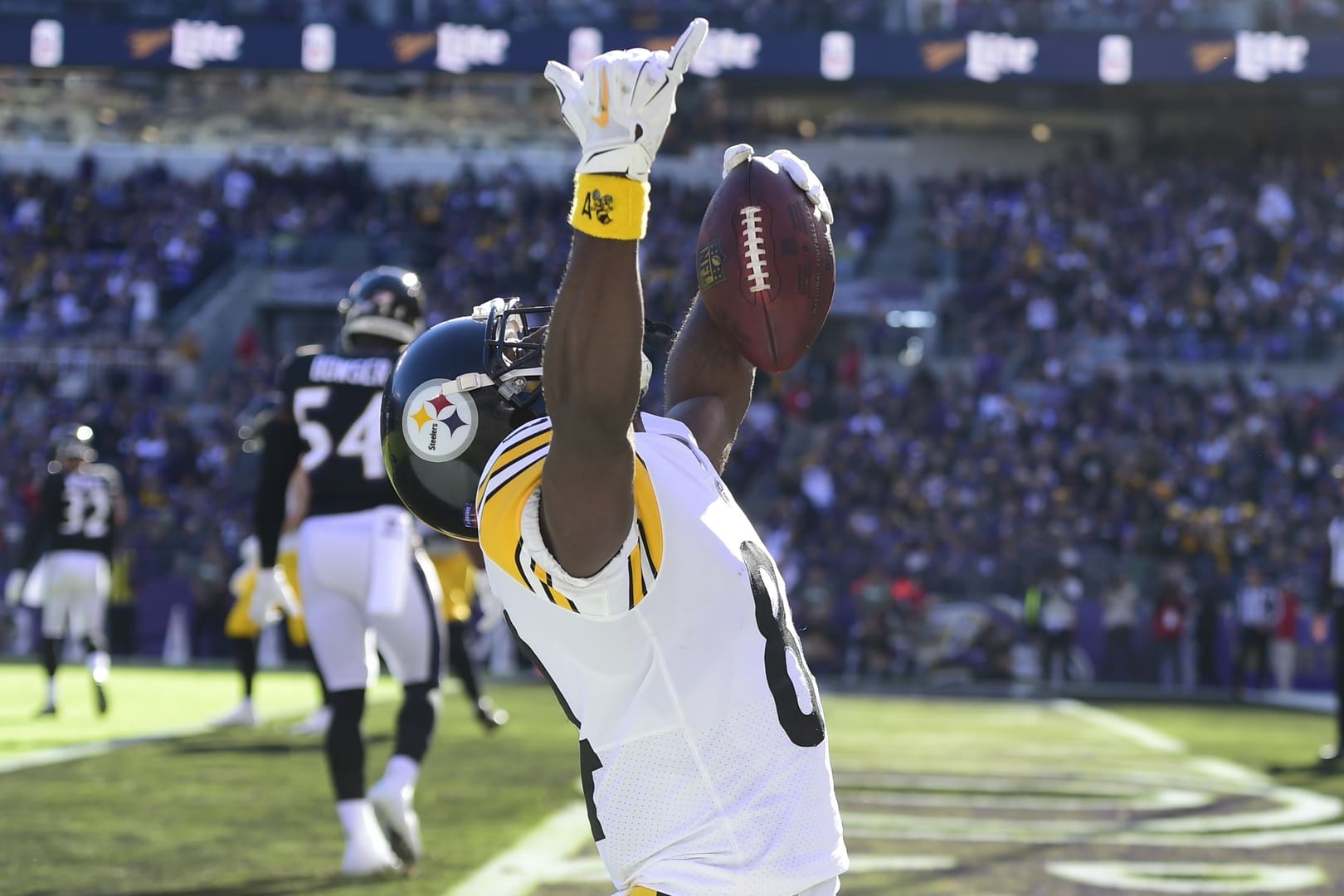 Nov 4, 2018; Baltimore, MD, USA; Pittsburgh Steelers wide receiver Antonio Brown (84) celebrates after scoring a touchdown in the second quarter against the Baltimore Ravens at M&T Bank Stadium. Mandatory Credit: Tommy Gilligan-USA TODAY Sports