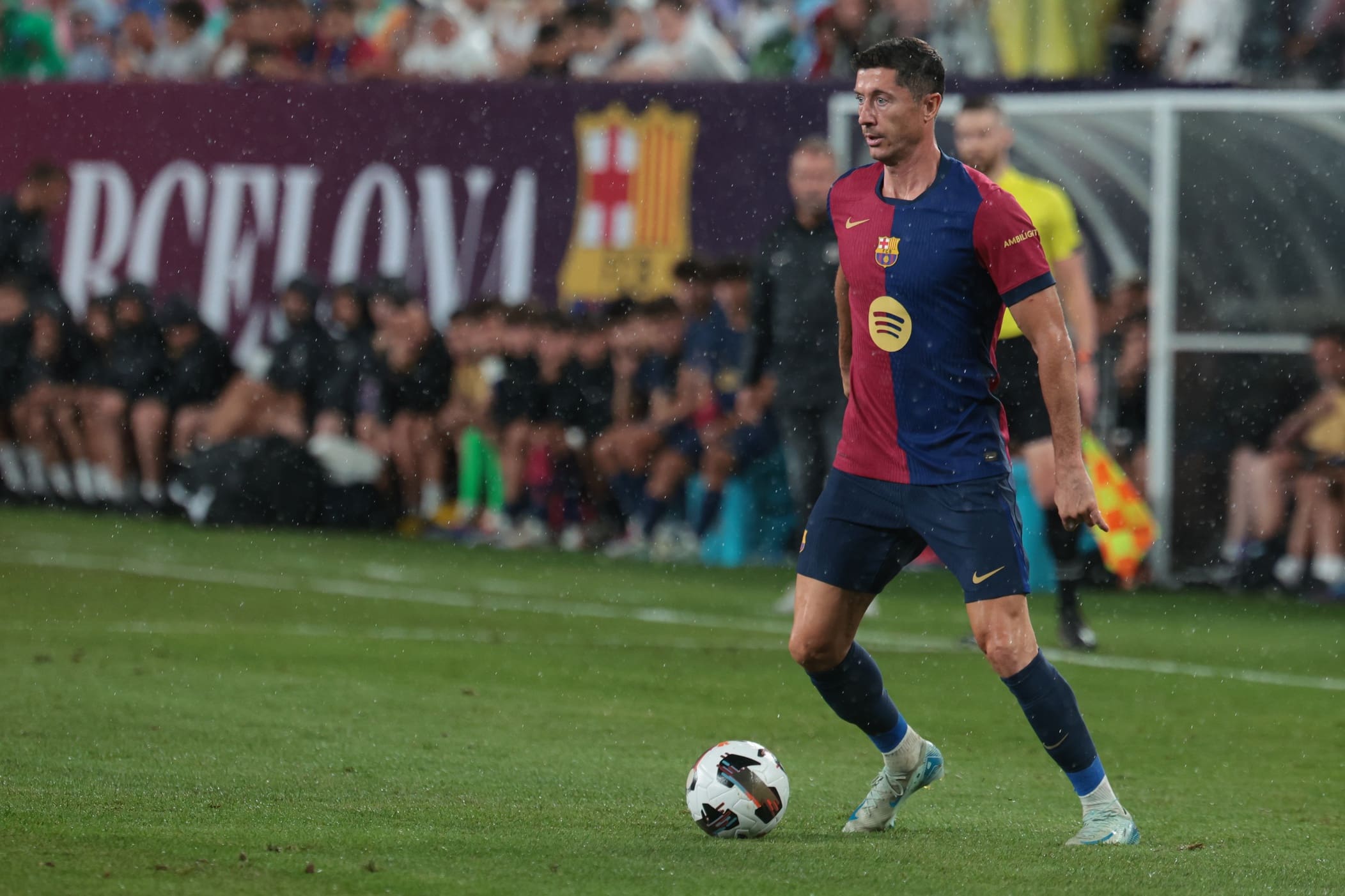 Aug 3, 2024; East Rutherford, NJ, USA; Barcelona forward Robert Lewandowski (9) in action during the first half against Real Madrid at MetLife Stadium. Mandatory Credit: Vincent Carchietta-USA TODAY Sports