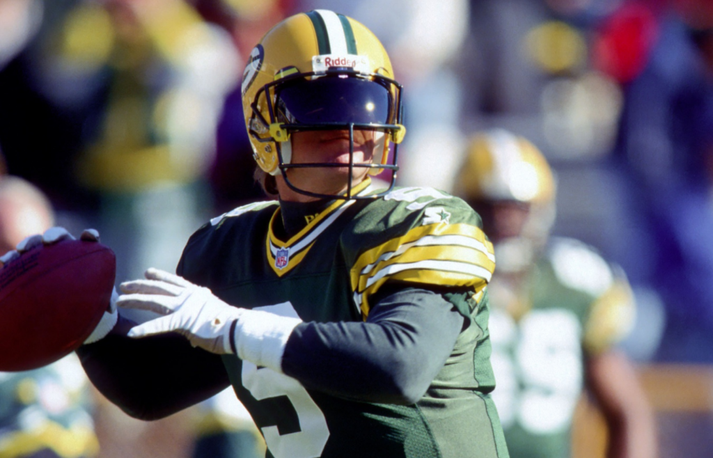 Nov 3, 1996; Green Bay, WI, USA; Green Bay Packers quarterback (9) Jim McMahon during the 1996 season before his game against the Detroit Lions at Lambeau Field. Mandatory Credit: Photo By Imagn Images © Copyright Imagn Images