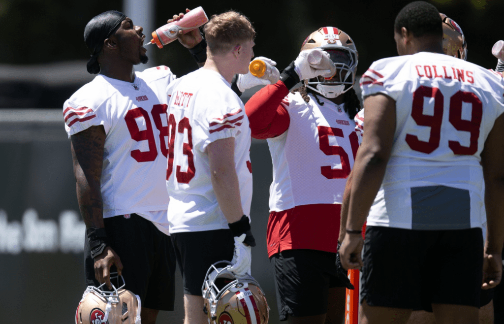 May 9, 2025; Santa Clara, CA, USA; San Francisco 49ers defensive lineman Mikel Williams (98) cools off during a water break from the teamís rookie minicamp. Mandatory Credit: D. Ross Cameron-Imagn Images