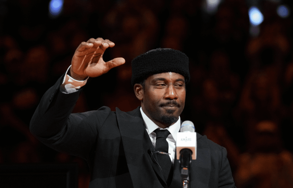 Mar 2, 2024; Phoenix, Arizona, USA; Former Phoenix Suns player Amar'e Stoudemire speaks to the crowd during his Ring of Honor ceremony during the game against the Houston Rockets at Footprint Center. Mandatory Credit: Joe Camporeale-Imagn Images