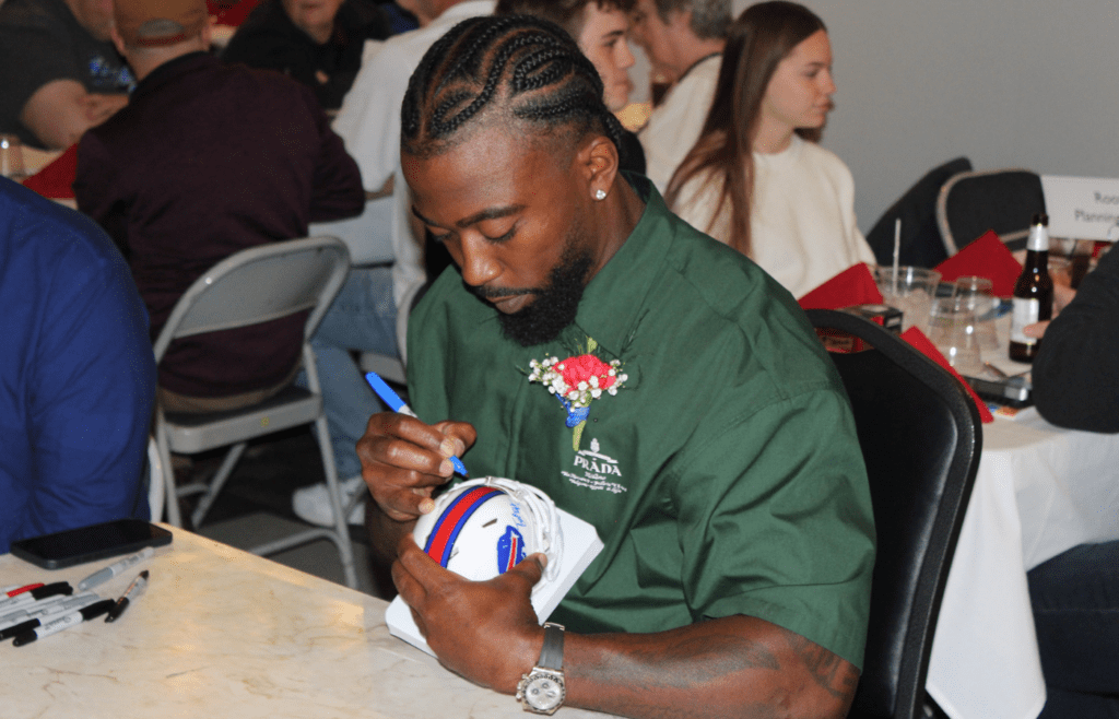 Former Buffalo Bills and current New York Jets quarterback Tyrod Taylor interacts with fans during the 49th annual Hornell Sports Night Saturday, March 29, 2025