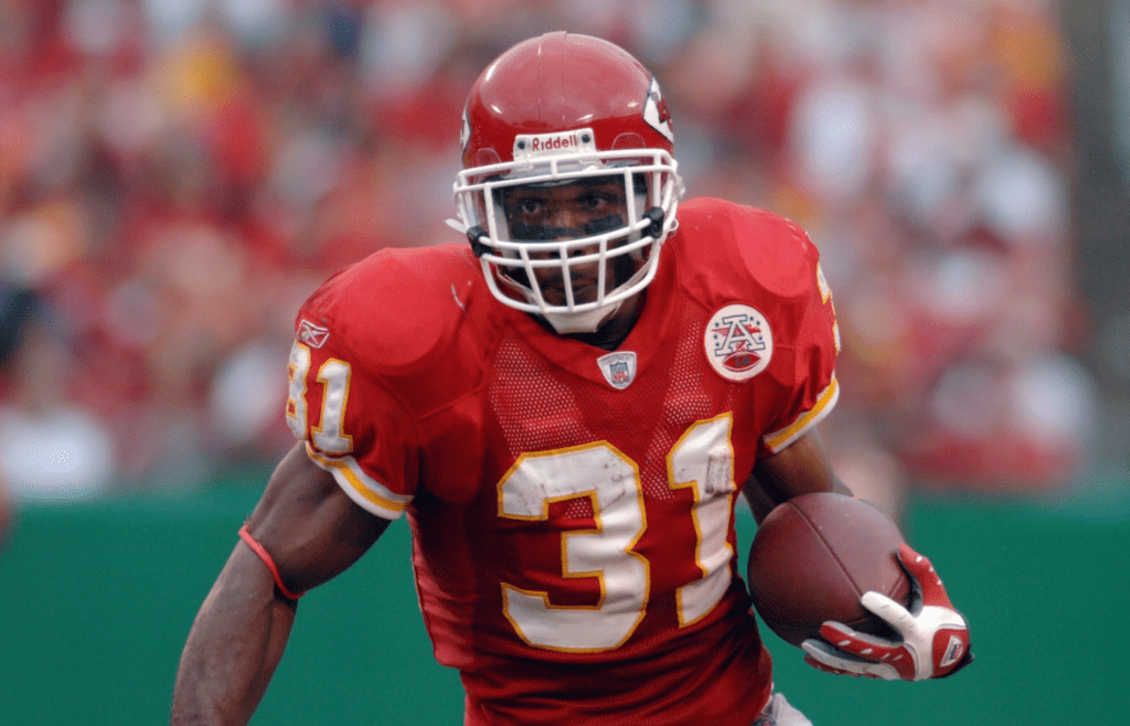 November 11, 2007; Kansas City, MO, USA; Kansas City Chiefs running back Priest Holmes (31) heads downfield in the third quarter for a gain in the Chiefs 27-11 loss to the Denver Broncos at Arrowhead Stadium, Kansas City, MO. Mandatory Credit: Denny Medley-Imagn Images