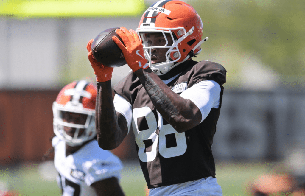 May 9, 2025; Berea, OH, USA; Cleveland Browns tight end Harold Fannin Jr. (88) catches a pass during rookie minicamp at CrossCountry Mortgage Campus. Mandatory Credit: Ken Blaze-Imagn Images