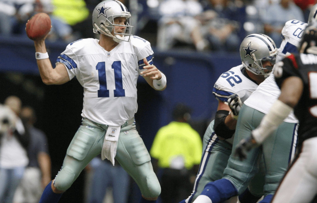 Oct 15, 2006; Dallas, TX, USA; Dallas Cowboys quarterback (11) Drew Bledsoe throws in the pocket against the Houston Texans at Texas Stadium. The Cowboys beat the Texans 34-6. Mandatory Credit: Matthew Emmons-Imagn Images © copyright Matthew Emmons