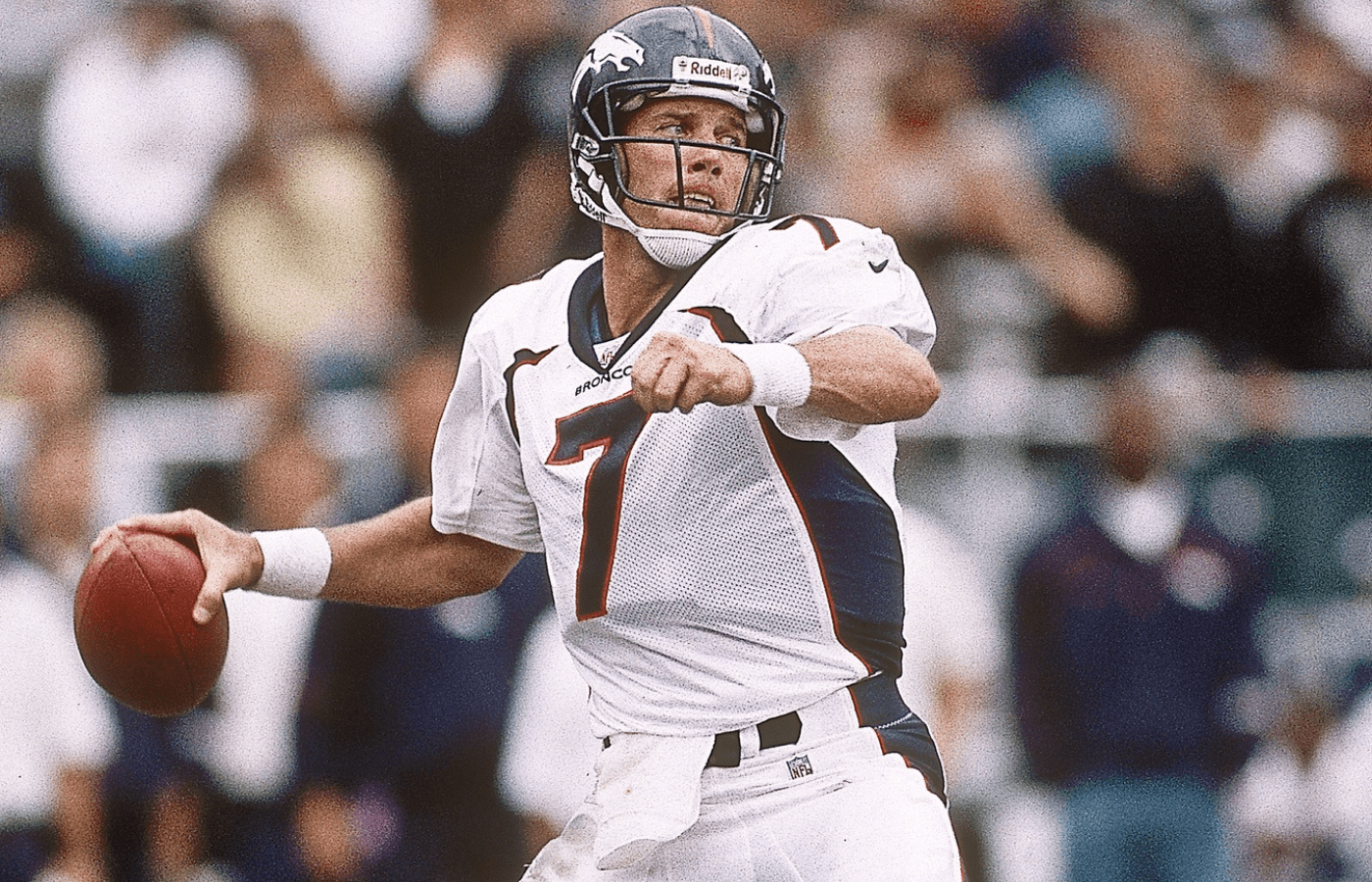 Oct 19, 1997; Oakland, CA, USA; FILE PHOTO; Denver Broncos quarterback John Elway (7) in action against the Oakland Raiders at Oakland-Alameda County Coliseum. Mandatory Credit: Peter Brouillet-USA TODAY NETWORK