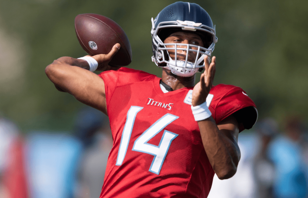 Tennessee Titans quarterback DeShone Kizer (14) throws a pass during a training camp practice at Saint Thomas Sports Park Tuesday, Aug. 3, 2021 in Nashville, Tenn. Nas Titans Camp 013
