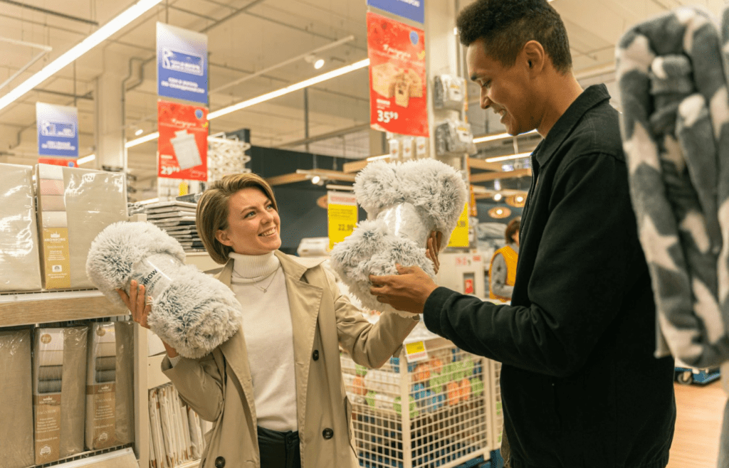 couple shopping