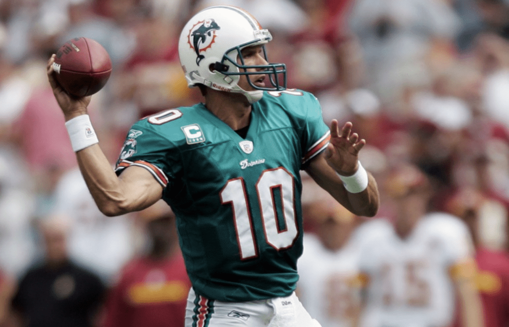 Sept 9, 2007; Landover, MD, USA; Miami Dolphins quarterback Trent Green (10) throws a pass in the fourth quarter against the Washington Redskins at FedEx Field in Landover, MD. Washington defeated Miami 16-13. Mandatory Credit: James Lang-Imagn Images Copyright © James Lang