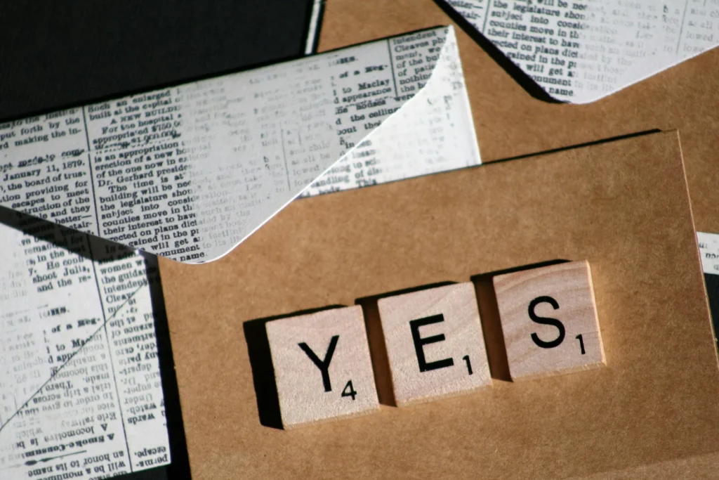 A folded note with “Do you like me? Yes / No” checkboxes