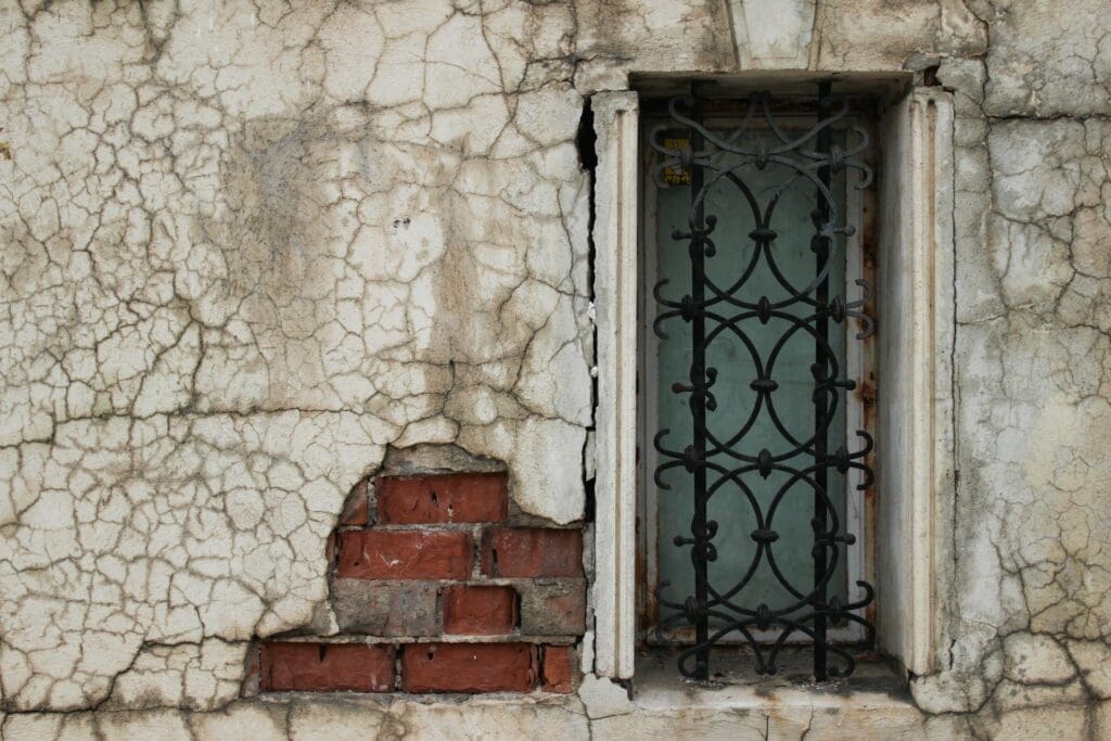 house cracks