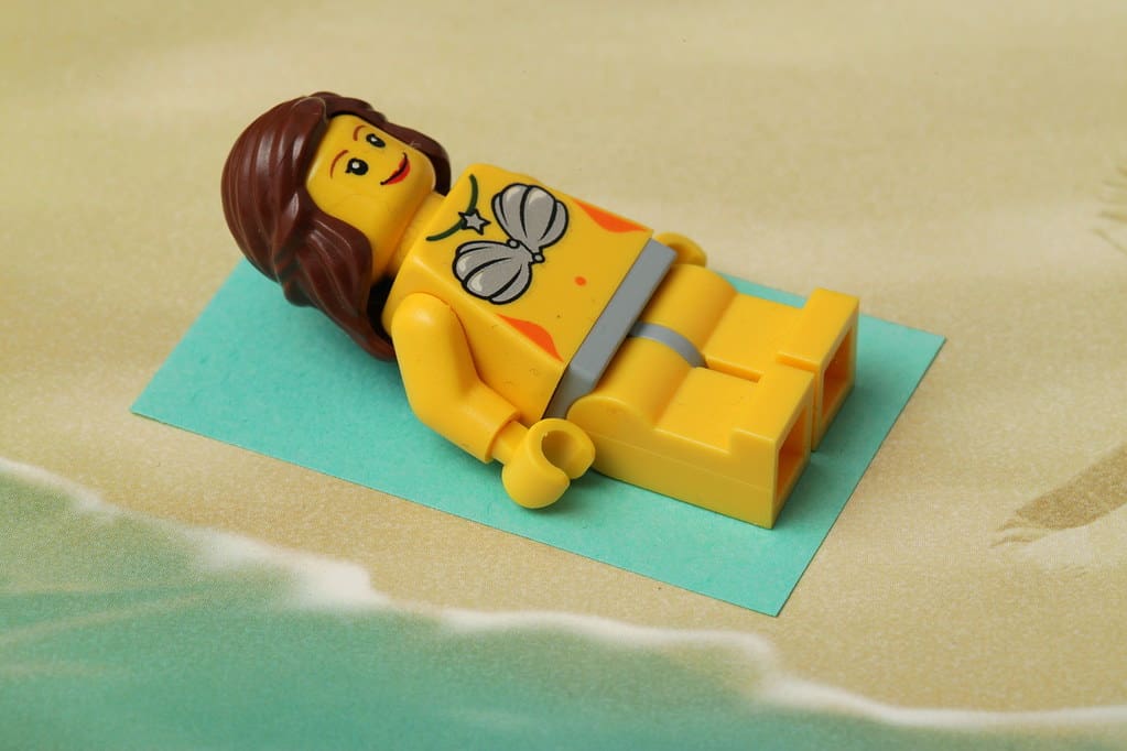 Sunbathing lego