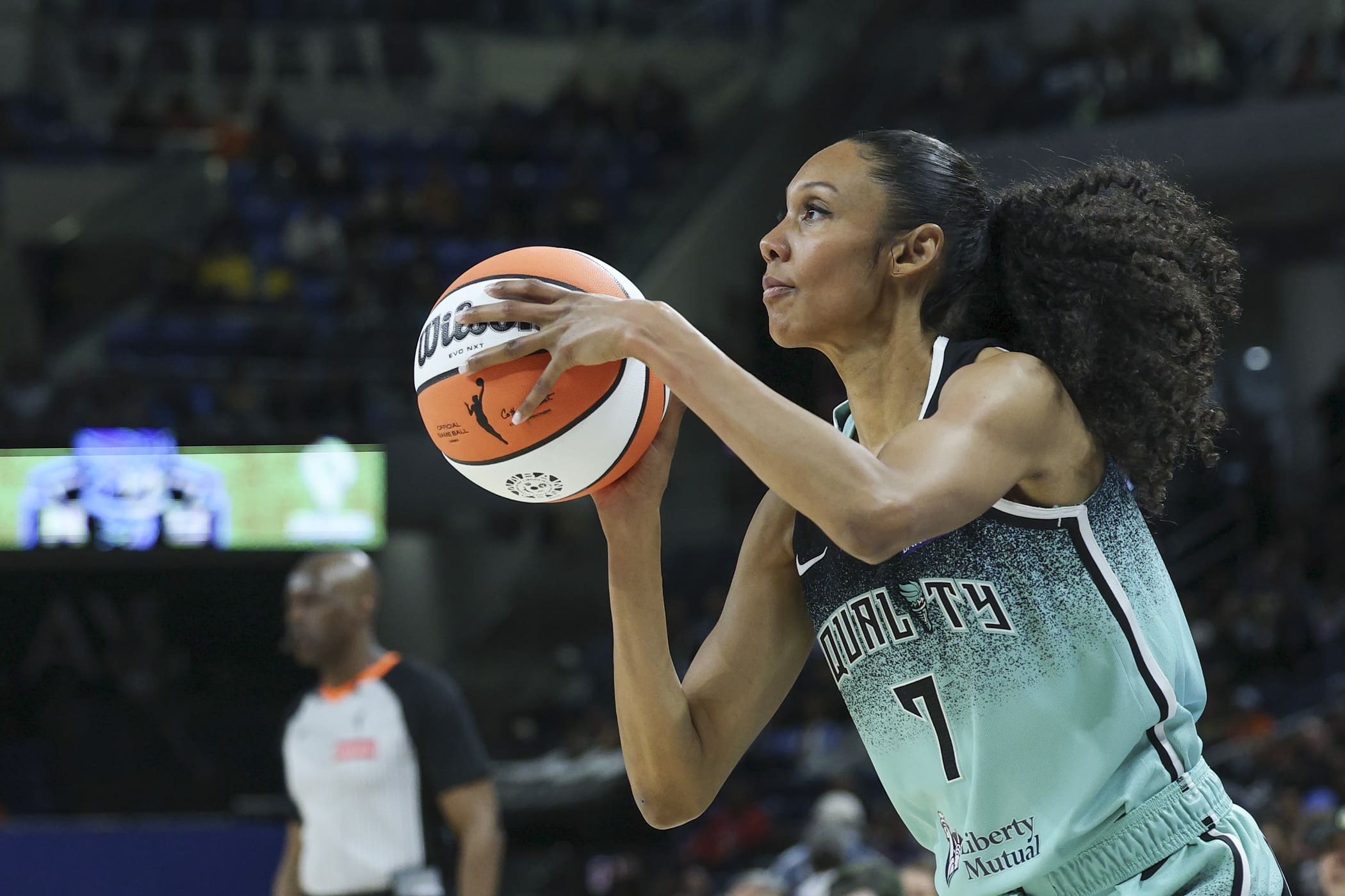 May 22, 2025; Chicago, Illinois, USA; Chicago Sky guard Ariel Atkins (7) shoots against the Chicago Sky during the first half at Wintrust Arena. Mandatory Credit: Kamil Krzaczynski-Imagn Images