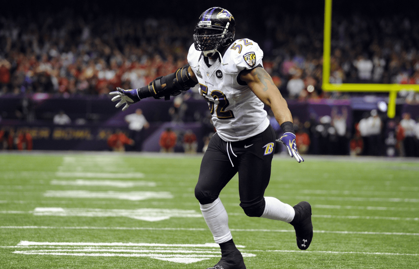 Feb 3, 2013; New Orleans, LA, USA; Baltimore Ravens inside linebacker Ray Lewis (52) celebrates after the San Francisco 49ers failed to convert on fourth down in the fourth quarter in Super Bowl XLVII at the Mercedes-Benz Superdome. Mandatory Credit: Robert Deutsch-Imagn Images