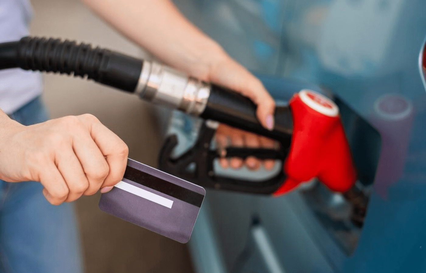 A gas pump showing loyalty pricing