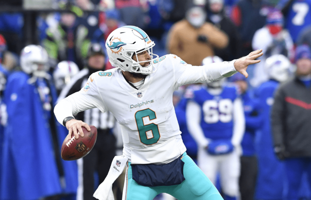 Dec 17, 2017; Orchard Park, NY, USA; Miami Dolphins quarterback Jay Cutler (6) throws a deep pass against the Buffalo Bills during the fourth quarter at New Era Field. Mandatory Credit: Mark Konezny-Imagn Images