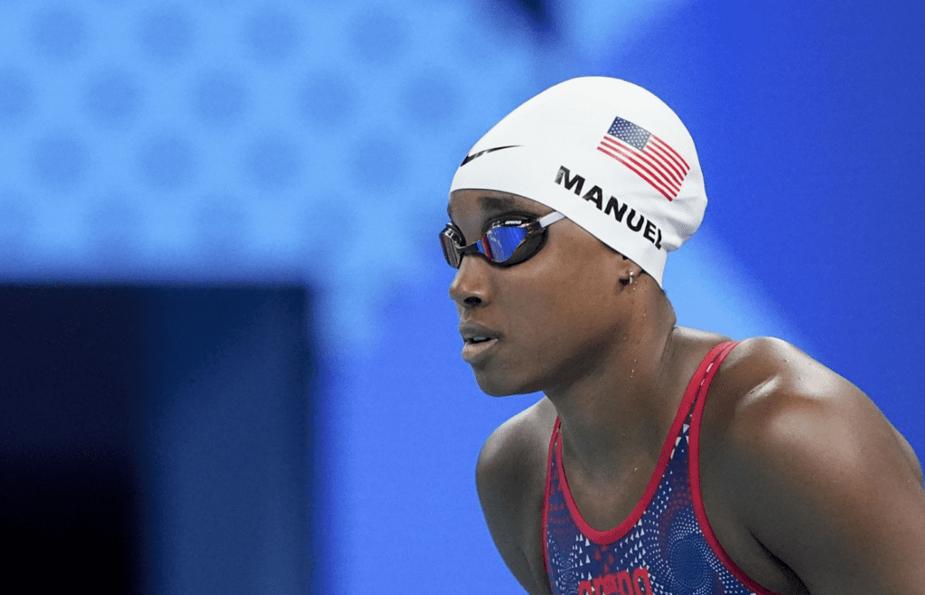 Aug 1, 2024; Nanterre, France; Simone Manuel (USA) in the women’s 4 x 200-meter freestyle relay preliminary heats during the Paris 2024 Olympic Summer Games at Paris La Défense Arena. Mandatory Credit: Grace Hollars-Imagn Images