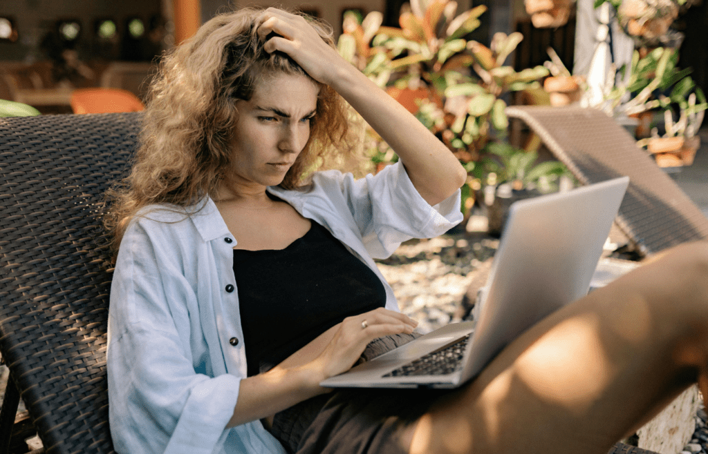 A person delaying tasks while engaging in leisure