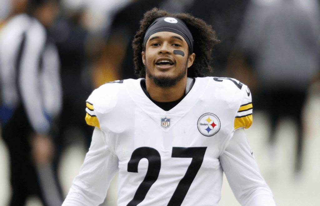 Jan 3, 2021; Cleveland, Ohio, USA; Pittsburgh Steelers safety Marcus Allen (27) runs onto the field for the start of the game against the Cleveland Browns at FirstEnergy Stadium. Mandatory Credit: Scott Galvin-Imagn Images