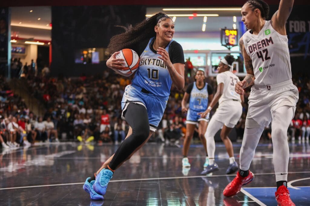 Jun 22, 2025; College Park, Georgia, USA; Chicago Sky center Kamilla Cardoso (10) drives to the basket against the Atlanta Dream in the second quarter at Gateway Center Arena at College Park. Mandatory Credit: Brett Davis-Imagn Images