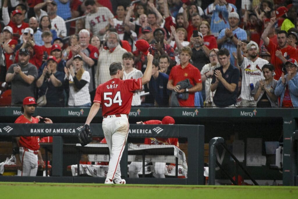 Jåçun 6, 2025; St. Louis, Missouri, USA; St. Louis Cardinals starting pitcher Sonny Gray (54) salutes the fans as he receives a standing ovation after he was removed from the game against the Los Angeles Dodgers during the seventh inning at Busch Stadium. Mandatory Credit: Jeff Curry-Imagn Images