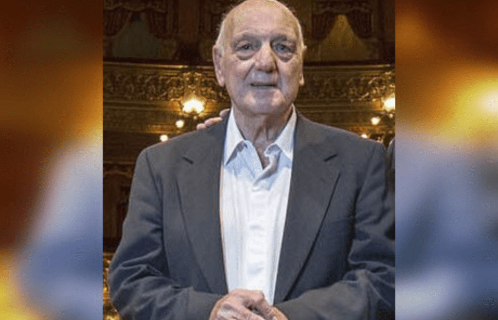 Buenos Aires, Abril 20 de 2013. El jefe de Gobierno de la Ciudad de Buenos Aires, Mauricio Macri, compartió un almuerzo en el Teatro Colón con el destacado golfista profesional Roberto De Vicenzo, quien cumplió 90 años. foto: GCBA/Prensa