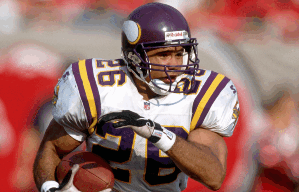 Nov 1, 1998; Tampa, FL, USA; FILE PHOTO; Minnesota Vikings running back (26) Robert Smith in action against the Tampa Bay Buccaneers at Raymond James Stadium. Mandatory Credit: Tony Tomsic-USA TODAY NETWORK