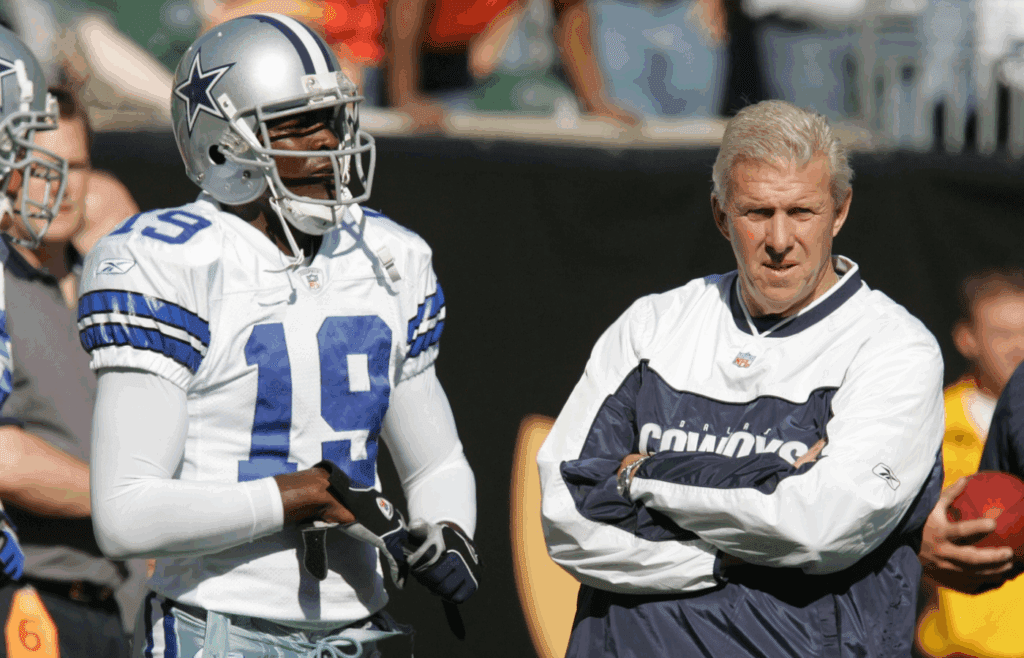 Nov 6, 2004; Cincinnati, OH, USA;Dallas Cowboys head coach Bill Parcells with wide receiver #19 Keyshawn Johnson pre-game against Cincinnati Bengals at Paul Brown Stadium . Mandatory Credit: Photo by Matthew Emmons-Imagn Images (©) Copyright 2004 by Matthew Emmons
