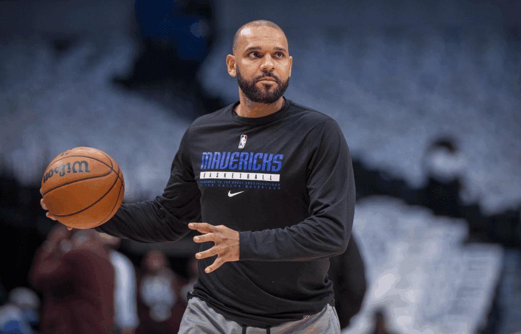 Nov 6, 2021; Dallas, Texas, USA; Dallas Mavericks assistant coach Jared Dudley works with the Mavericks before the game against the Boston Celtics at the American Airlines Center. Mandatory Credit: Jerome Miron-Imagn Images